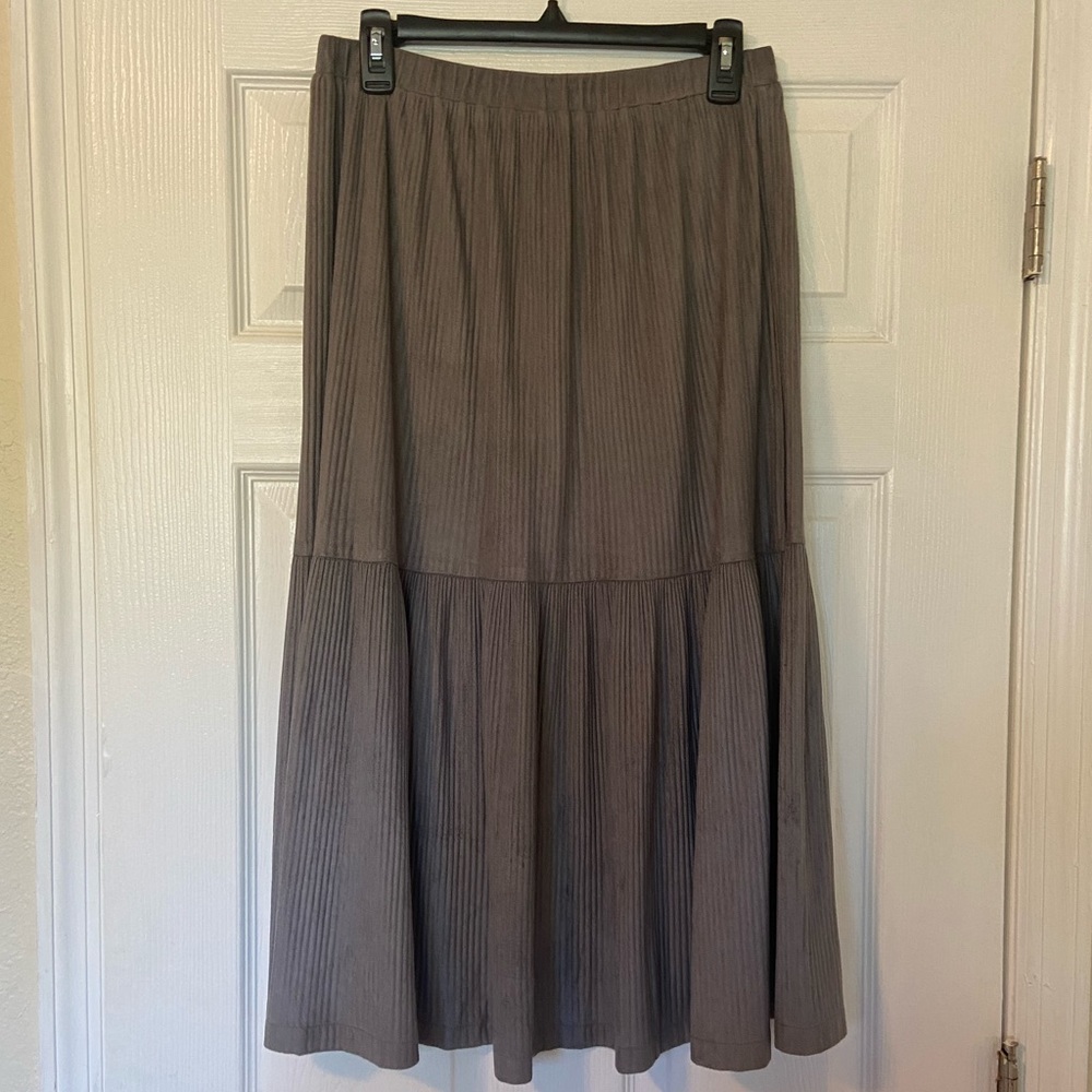 gray midi skirt